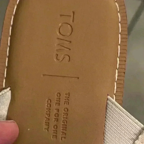 Tom’s sandals  size 9 great condition - Picture 4 of 11